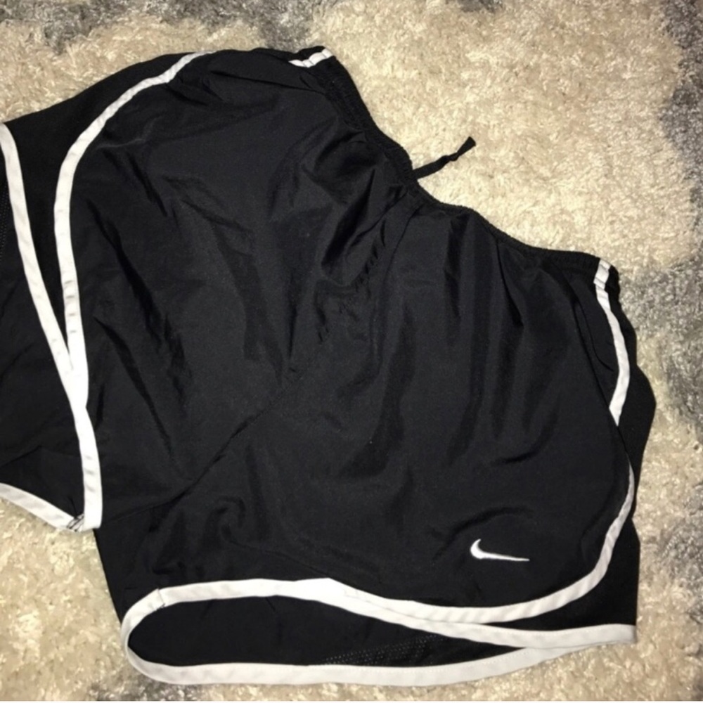 Like new black nike shorts